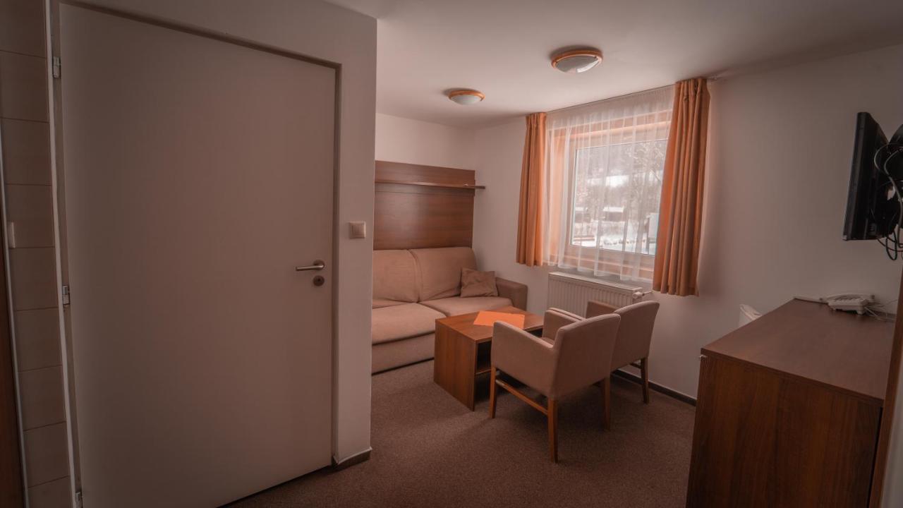 Kupelne Domceky - Kupele Cerveny Klastor Smerdzonka Buitenkant foto