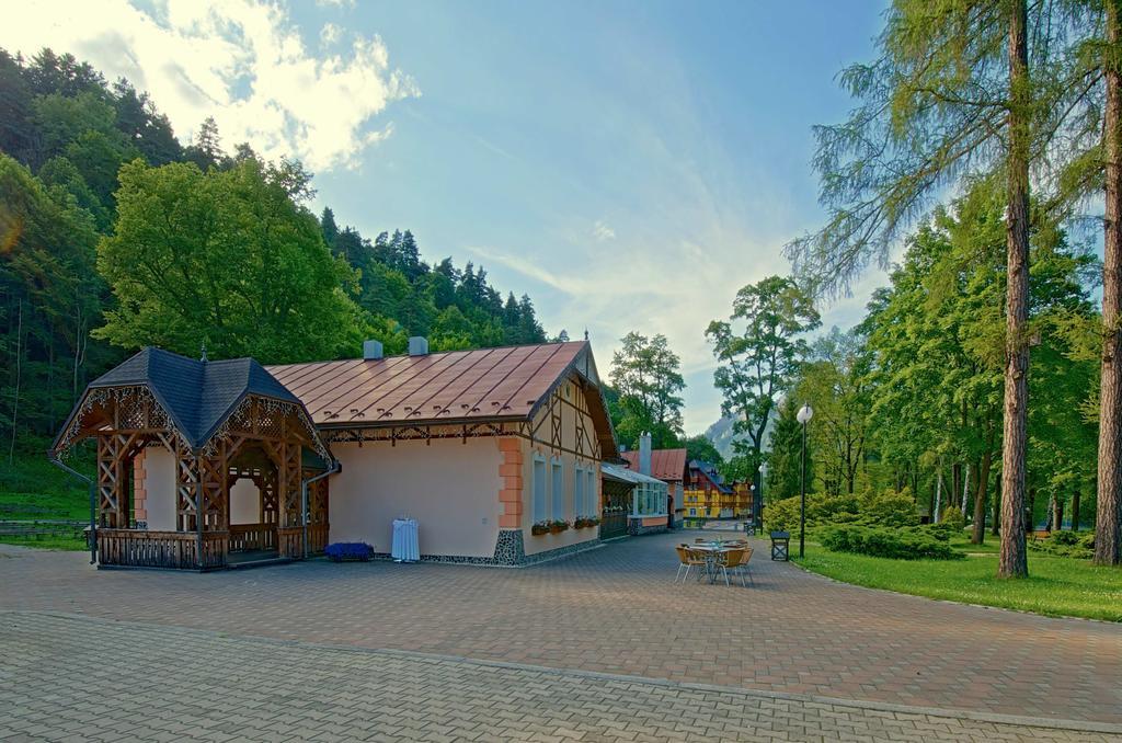 Kupelne Domceky - Kupele Cerveny Klastor Smerdzonka Buitenkant foto